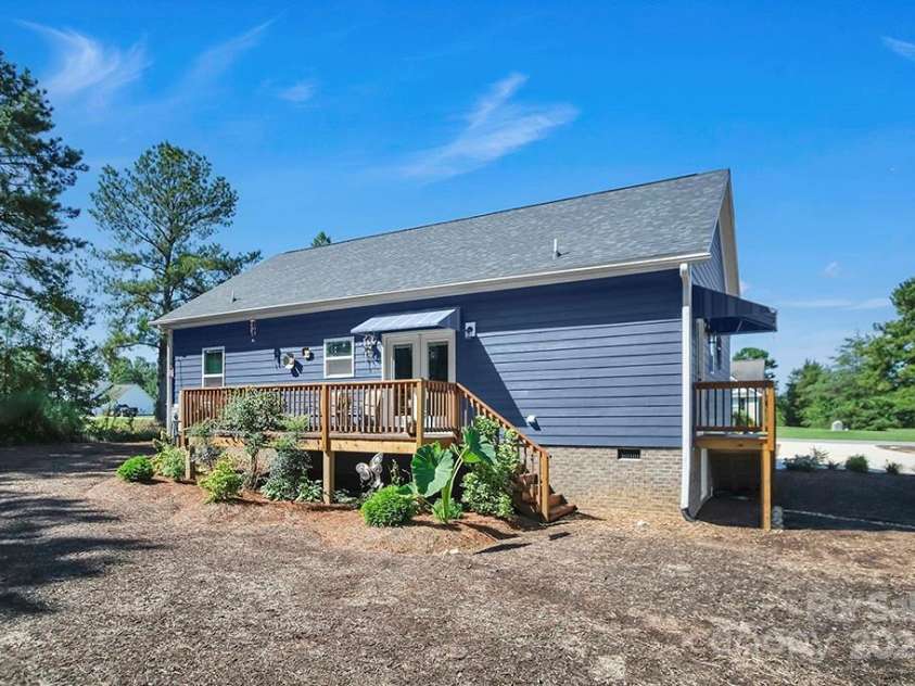 5016 Old Pine Lane, Cherryville, NC 28021.  MLS# CAR4263338, YatesRealty ID 15548. 