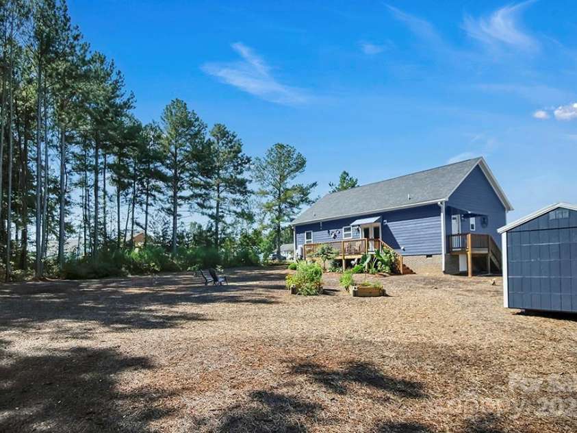 5016 Old Pine Lane, Cherryville, NC 28021.  MLS# CAR4263338, YatesRealty ID 15548. 