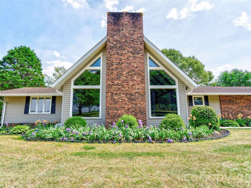 118 Crow Road, Shelby, NC 28152.  MLS# CAR4368353, YatesRealty ID 15549. Front 