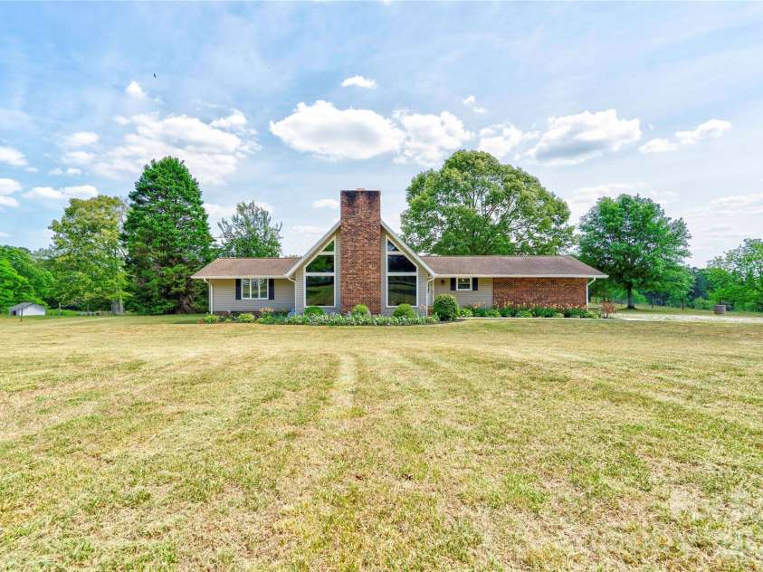 118 Crow Road, Shelby, NC 28152.  MLS# CAR4368353, YatesRealty ID 15549. Front