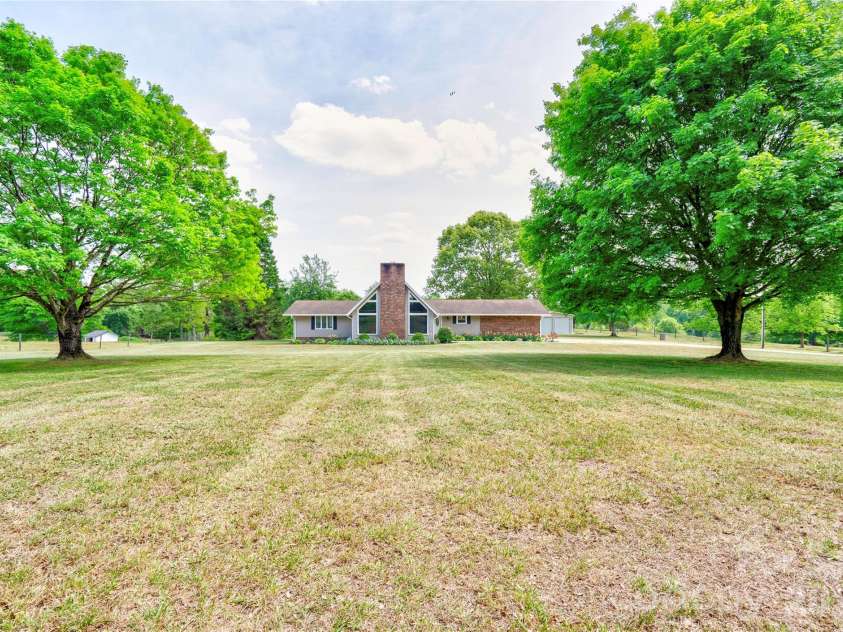 118 Crow Road, Shelby, NC 28152.  MLS# CAR4368353, YatesRealty ID 15549. Front 