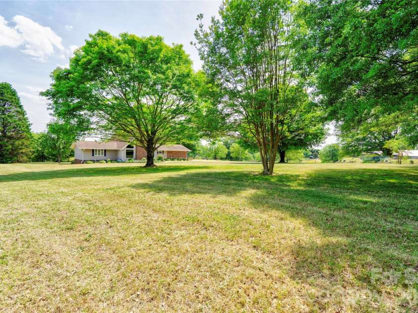 118 Crow Road, Shelby, NC 28152.  MLS# CAR4368353, YatesRealty ID 15549. Front & Left Side