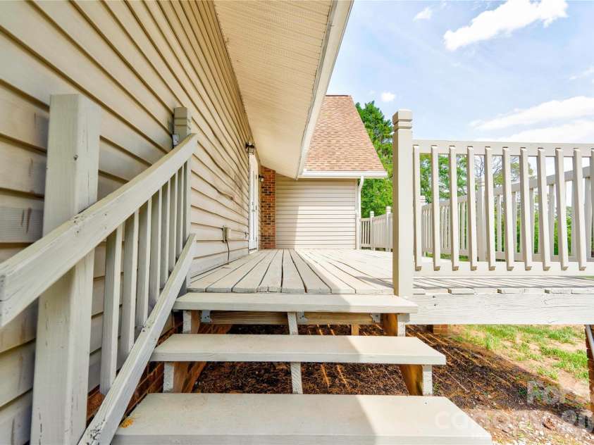 118 Crow Road, Shelby, NC 28152.  MLS# CAR4368353, YatesRealty ID 15549. Rear Deck