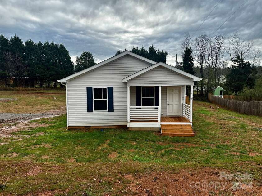 507 Hopewell Road, Morganton, NC 28655.  MLS# CAR4151056, YatesRealty ID 1555. 