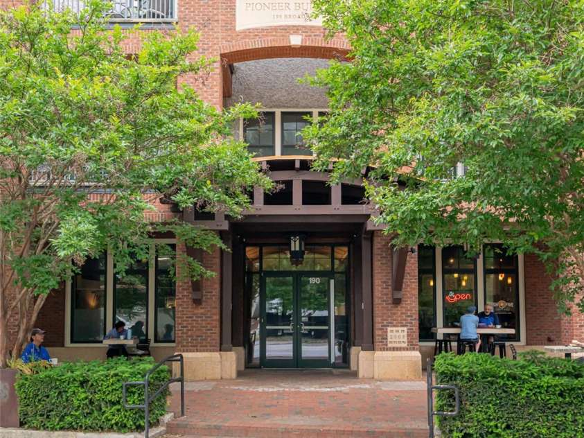 190 Broadway Street, Asheville, NC 28801.  MLS# CAR4263285, YatesRealty ID 15550. 