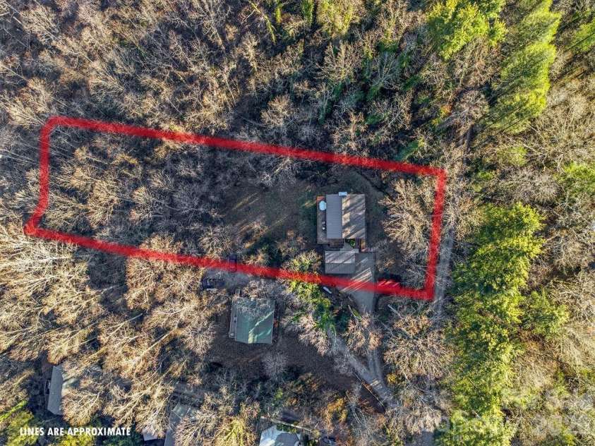 34 Greenbriar Road, Black Mountain, NC 28711.  MLS# CAR4340894, YatesRealty ID 15550. 