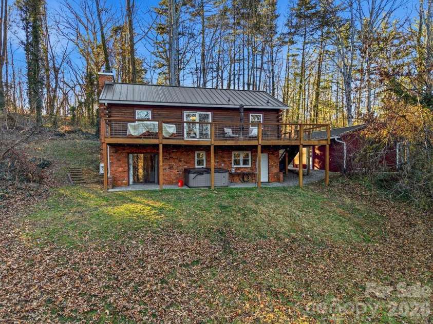 34 Greenbriar Road, Black Mountain, NC 28711.  MLS# CAR4340894, YatesRealty ID 15550. 
