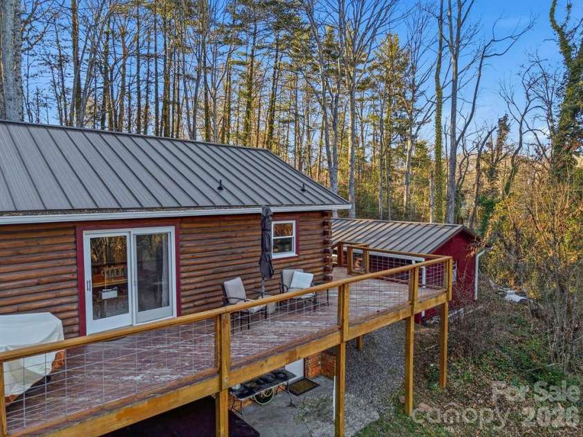 34 Greenbriar Road, Black Mountain, NC 28711.  MLS# CAR4340894, YatesRealty ID 15550. 