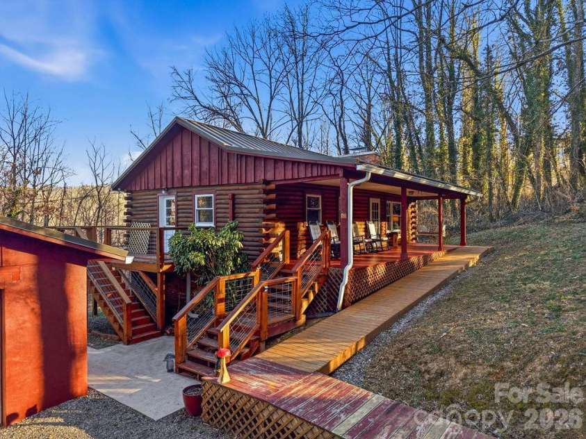 34 Greenbriar Road, Black Mountain, NC 28711.  MLS# CAR4340894, YatesRealty ID 15550. 