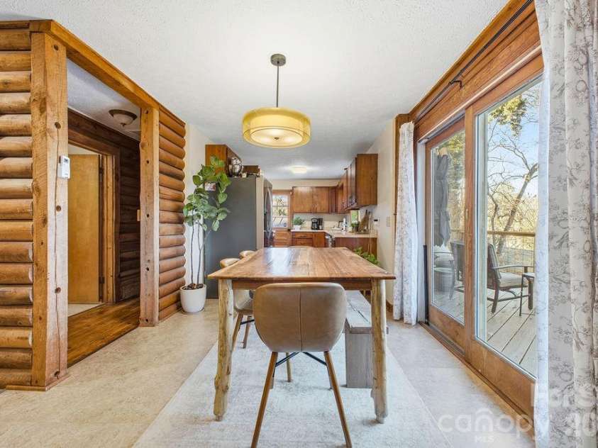 34 Greenbriar Road, Black Mountain, NC 28711.  MLS# CAR4340894, YatesRealty ID 15550. 