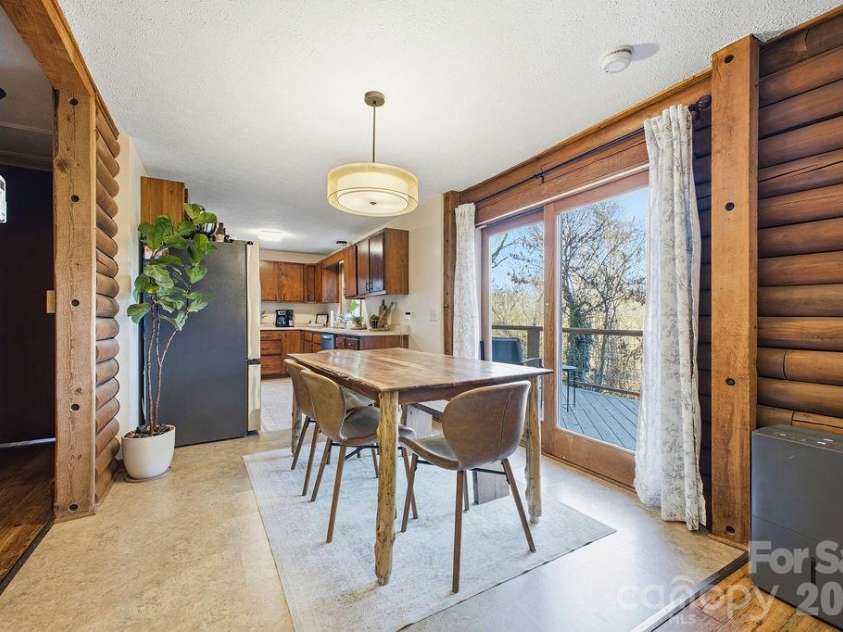 34 Greenbriar Road, Black Mountain, NC 28711.  MLS# CAR4340894, YatesRealty ID 15550. 