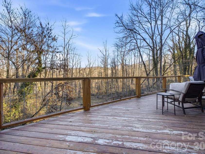 34 Greenbriar Road, Black Mountain, NC 28711.  MLS# CAR4340894, YatesRealty ID 15550. 