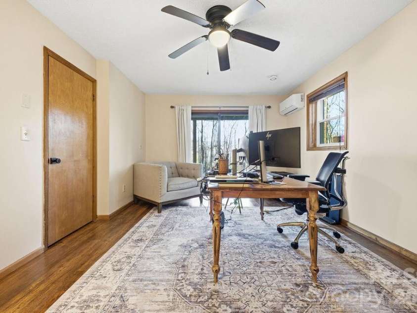 34 Greenbriar Road, Black Mountain, NC 28711.  MLS# CAR4340894, YatesRealty ID 15550. 