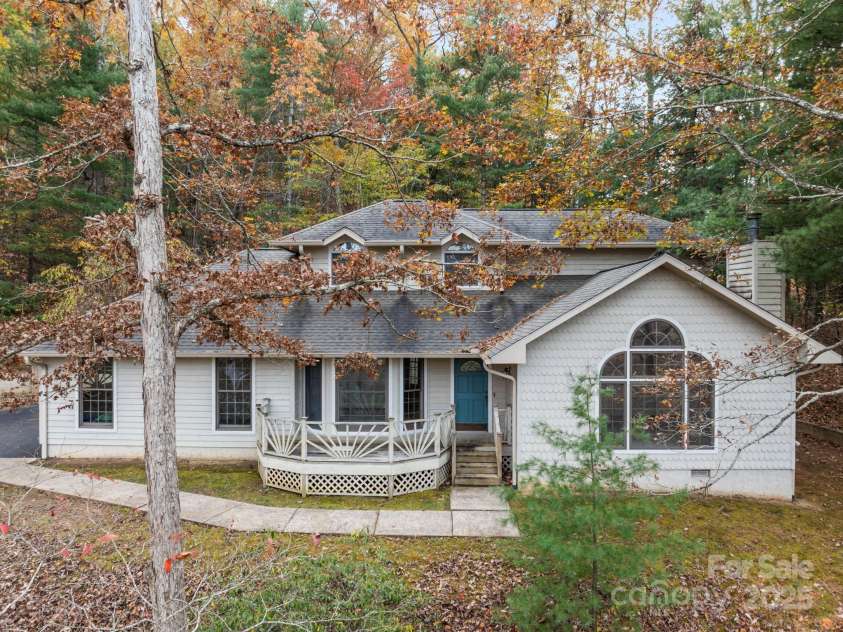 17 Laurel Trail, Asheville, NC 28803.  MLS# CAR4308423, YatesRealty ID 15551. 