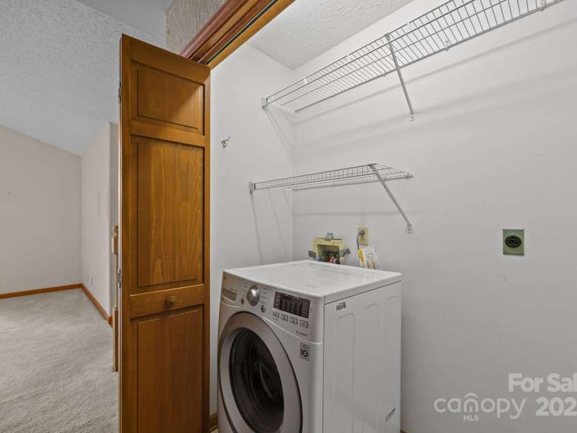 17 Laurel Trail, Asheville, NC 28803.  MLS# CAR4308423, YatesRealty ID 15551. Laundry closet