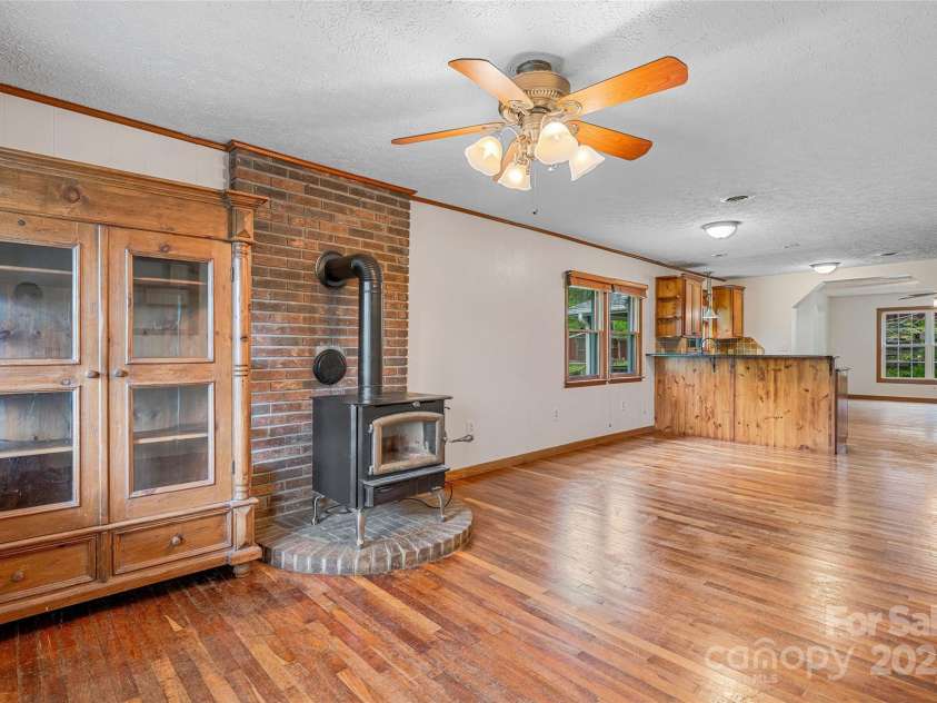 318 Sandy Way, Burnsville, NC 28714.  MLS# CAR4251997, YatesRealty ID 15551. 