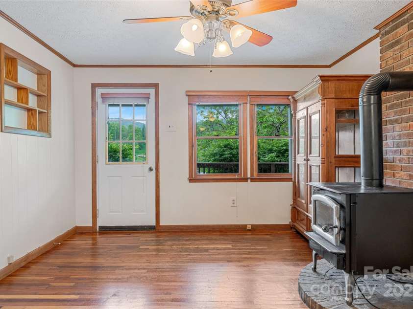 318 Sandy Way, Burnsville, NC 28714.  MLS# CAR4251997, YatesRealty ID 15551. 