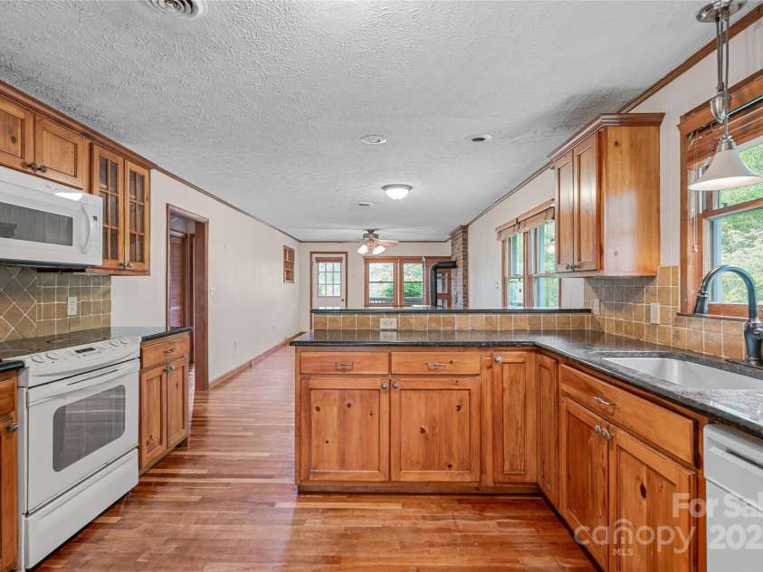 318 Sandy Way, Burnsville, NC 28714.  MLS# CAR4251997, YatesRealty ID 15551. 