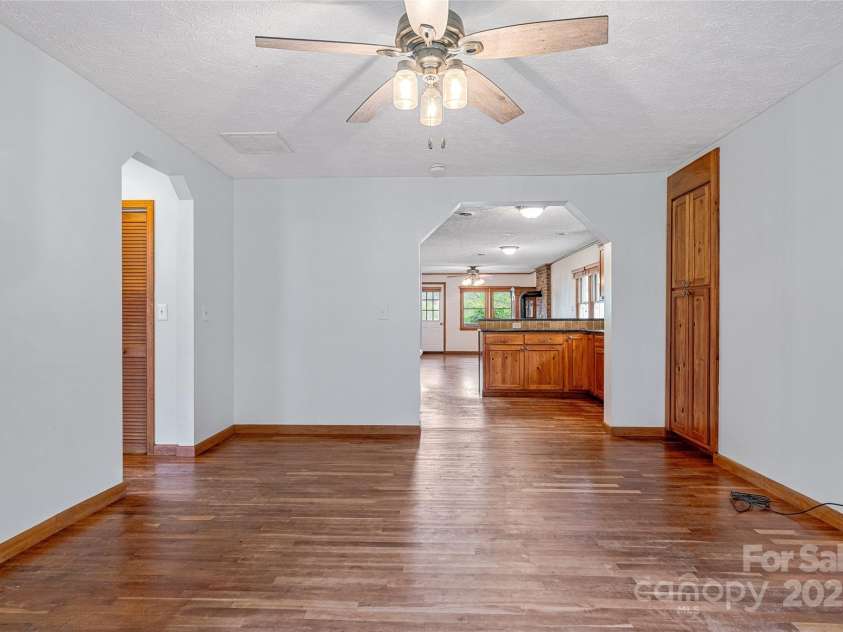 318 Sandy Way, Burnsville, NC 28714.  MLS# CAR4251997, YatesRealty ID 15551. 