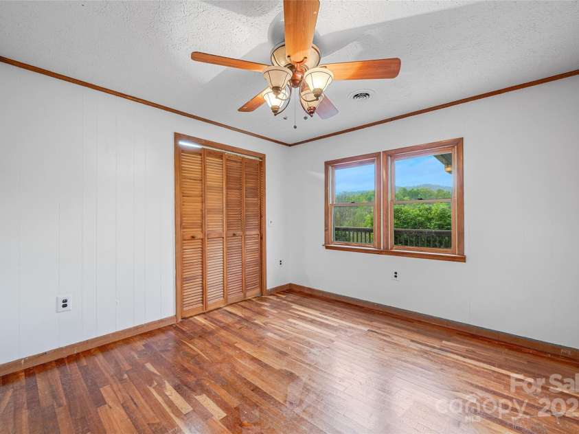 318 Sandy Way, Burnsville, NC 28714.  MLS# CAR4251997, YatesRealty ID 15551. 
