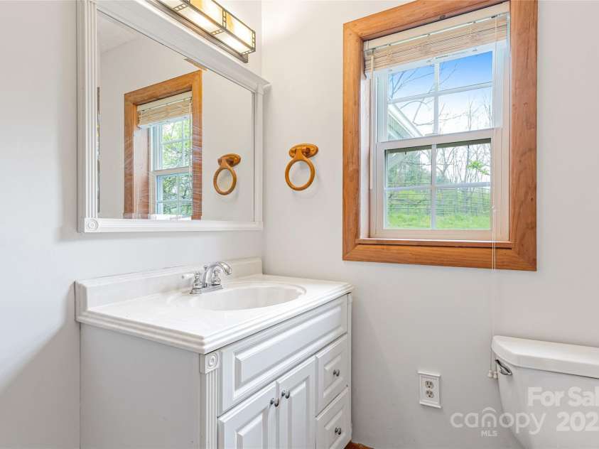 318 Sandy Way, Burnsville, NC 28714.  MLS# CAR4251997, YatesRealty ID 15551. 