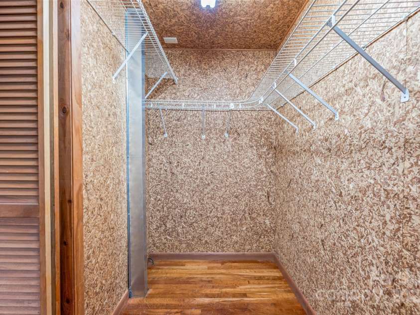 318 Sandy Way, Burnsville, NC 28714.  MLS# CAR4251997, YatesRealty ID 15551. 