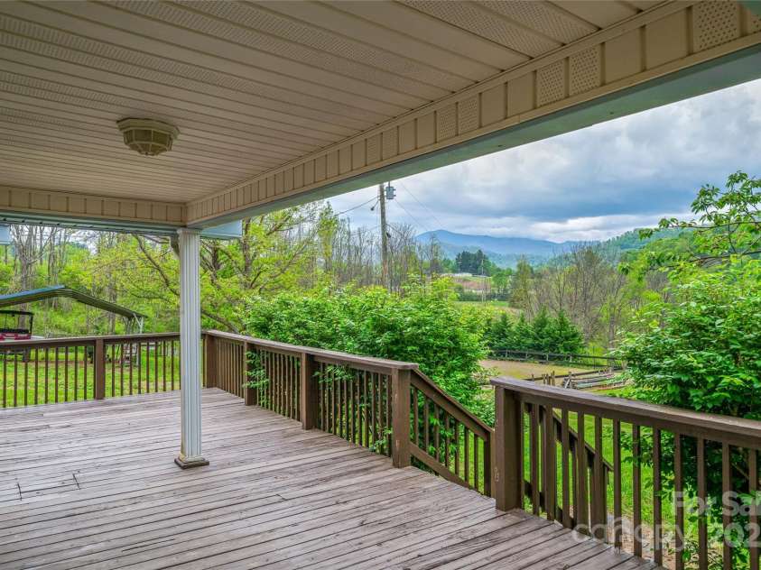 318 Sandy Way, Burnsville, NC 28714.  MLS# CAR4251997, YatesRealty ID 15551. 