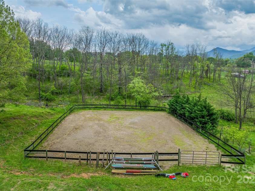 318 Sandy Way, Burnsville, NC 28714.  MLS# CAR4251997, YatesRealty ID 15551. 
