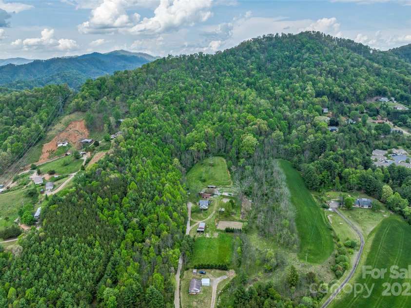318 Sandy Way, Burnsville, NC 28714.  MLS# CAR4251997, YatesRealty ID 15551. 