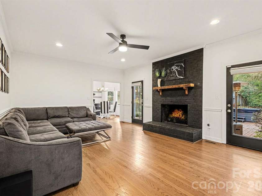 14320 Youngblood Road, Charlotte, NC 28278.  MLS# CAR4335651, YatesRealty ID 15552. 