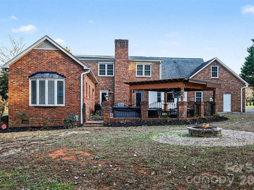 14320 Youngblood Road, Charlotte, NC 28278.  MLS# CAR4335651, YatesRealty ID 15552. 