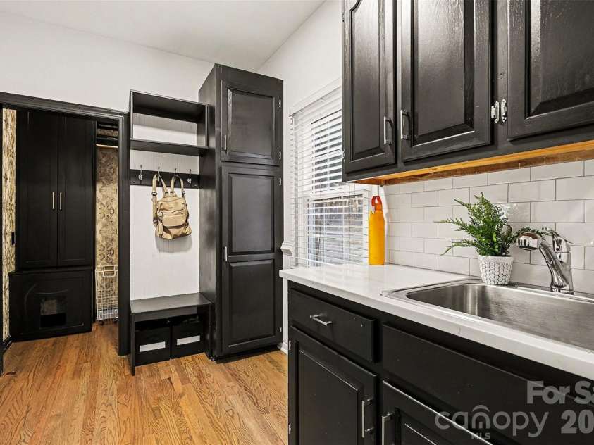 14320 Youngblood Road, Charlotte, NC 28278.  MLS# CAR4335651, YatesRealty ID 15552. 