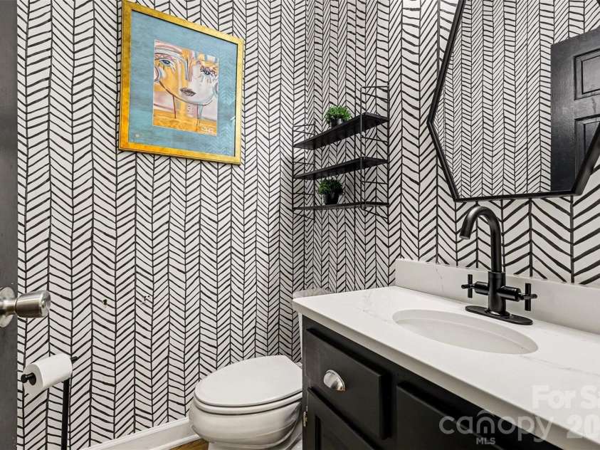 14320 Youngblood Road, Charlotte, NC 28278.  MLS# CAR4335651, YatesRealty ID 15552. 