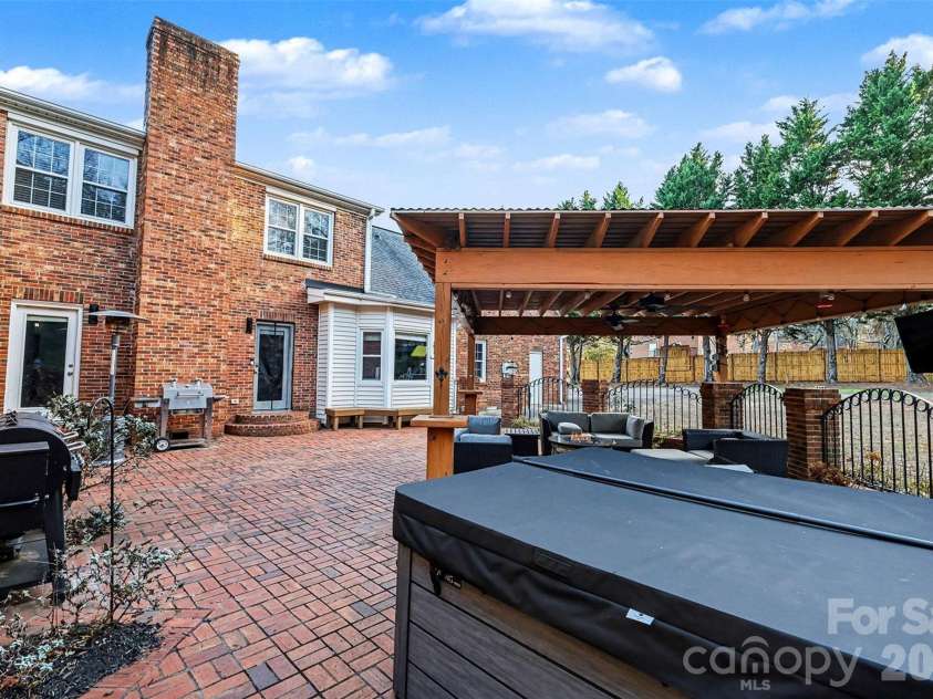 14320 Youngblood Road, Charlotte, NC 28278.  MLS# CAR4335651, YatesRealty ID 15552. 