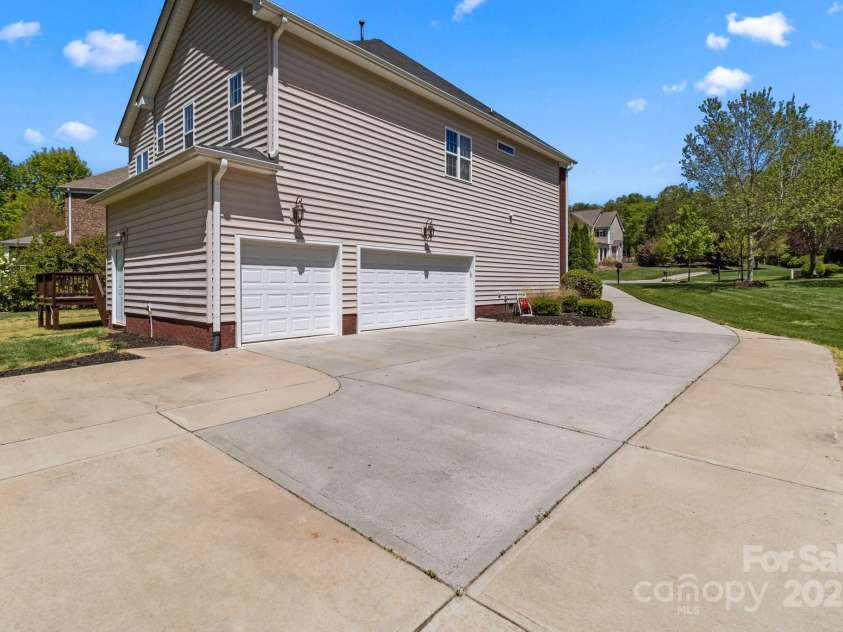 9494 Leyton Drive, Harrisburg, NC 28075.  MLS# CAR4247109, YatesRealty ID 15552. 