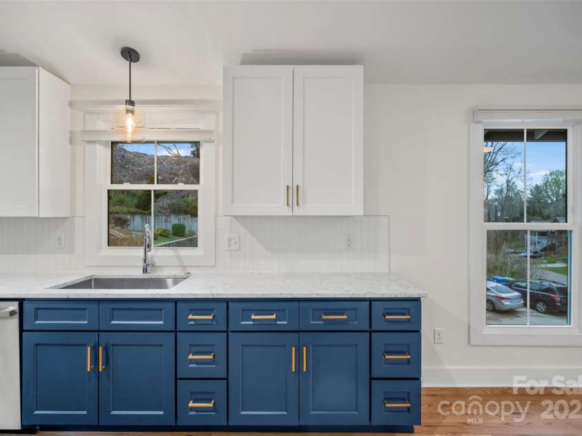 622 Reed Street, Asheville, NC 28803.  MLS# CAR4243143, YatesRealty ID 15553. 