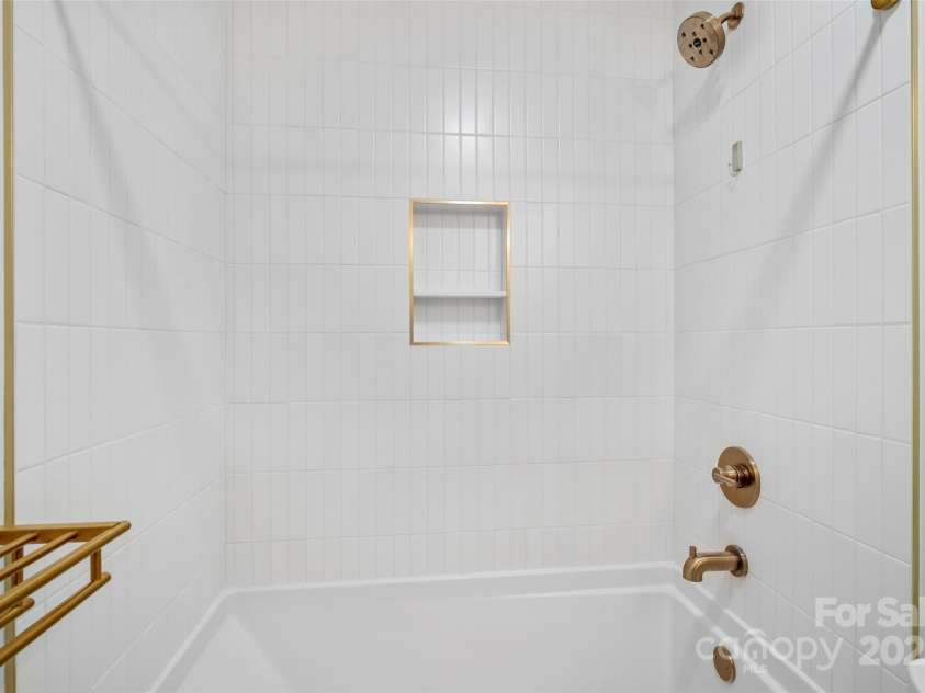 622 Reed Street, Asheville, NC 28803.  MLS# CAR4243143, YatesRealty ID 15553. 