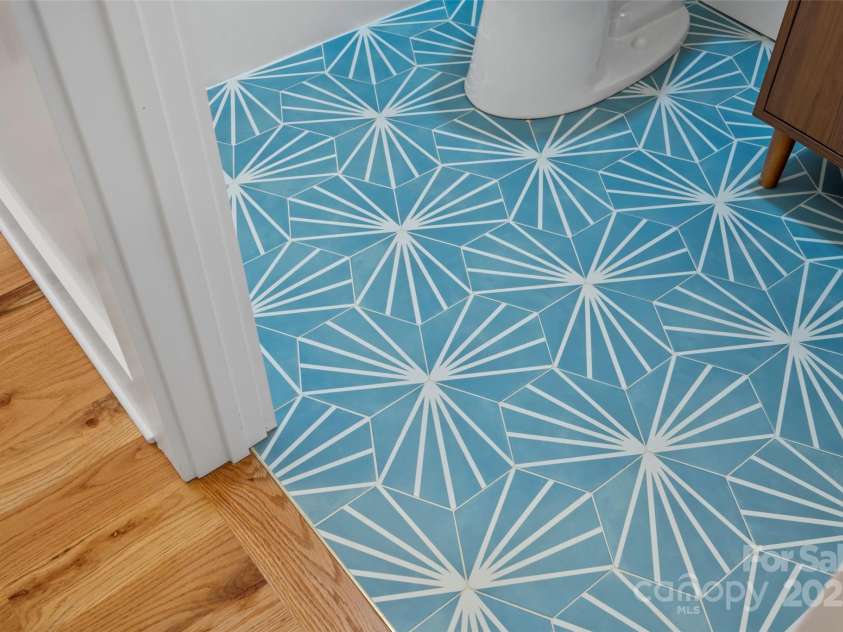 622 Reed Street, Asheville, NC 28803.  MLS# CAR4243143, YatesRealty ID 15553. 