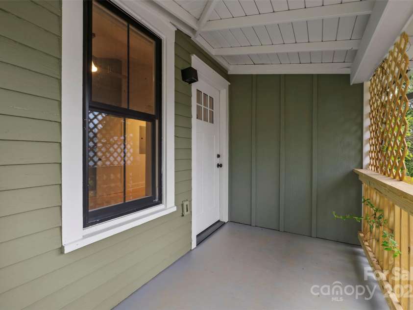 622 Reed Street, Asheville, NC 28803.  MLS# CAR4243143, YatesRealty ID 15553. 