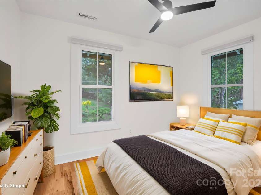 622 Reed Street, Asheville, NC 28803.  MLS# CAR4243143, YatesRealty ID 15553. Virtually Staged