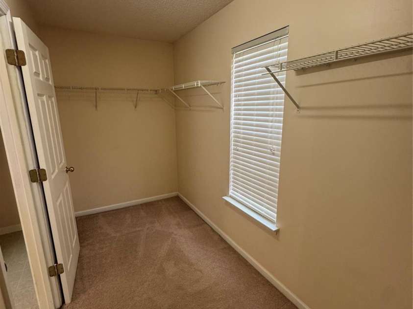 978 Stinson Glen Lane, Charlotte, NC 28214.  MLS# CAR4251678, YatesRealty ID 15554. 