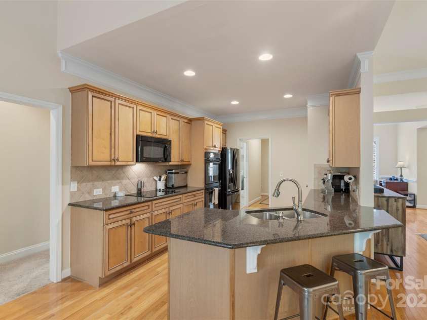 1317 Waynewood Drive, Waxhaw, NC 28173.  MLS# CAR4246001, YatesRealty ID 15555. 