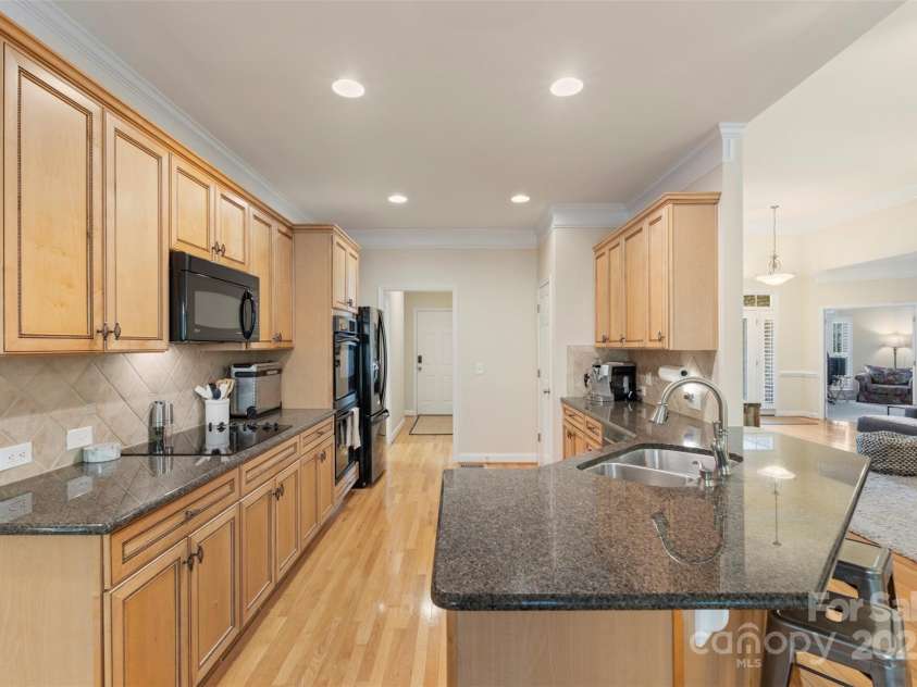 1317 Waynewood Drive, Waxhaw, NC 28173.  MLS# CAR4246001, YatesRealty ID 15555. 