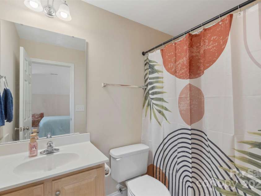 1317 Waynewood Drive, Waxhaw, NC 28173.  MLS# CAR4246001, YatesRealty ID 15555. 