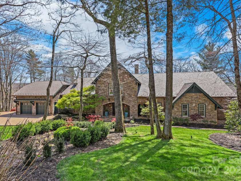 205 Indrio Road, Blowing Rock, NC 28605.  MLS# CAR4245602, YatesRealty ID 15556. 