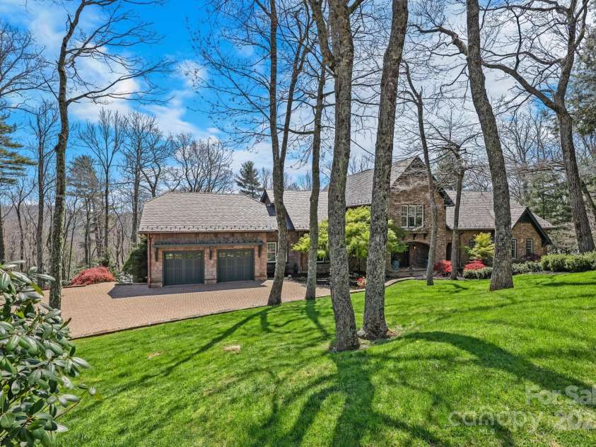205 Indrio Road, Blowing Rock, NC 28605.  MLS# CAR4245602, YatesRealty ID 15556. Front Yard view