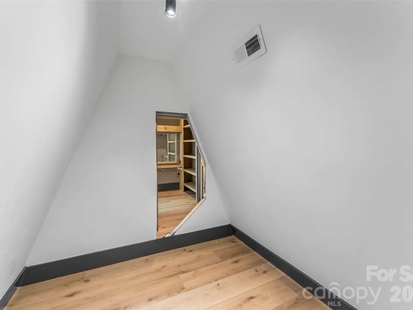 3135 Laurel Heights Drive Extension, Morganton, NC 28655.  MLS# CAR4373389, YatesRealty ID 15556. 