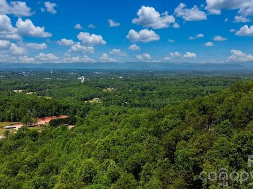 3135 Laurel Heights Drive Extension, Morganton, NC 28655.  MLS# CAR4373389, YatesRealty ID 15556. 