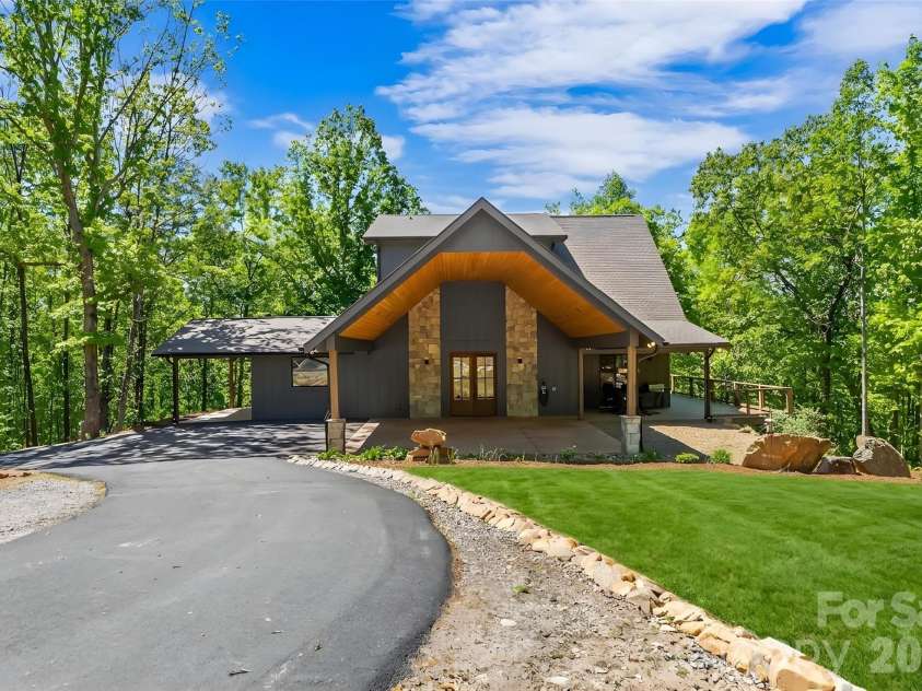 3135 Laurel Heights Drive Extension, Morganton, NC 28655.  MLS# CAR4373389, YatesRealty ID 15556. 