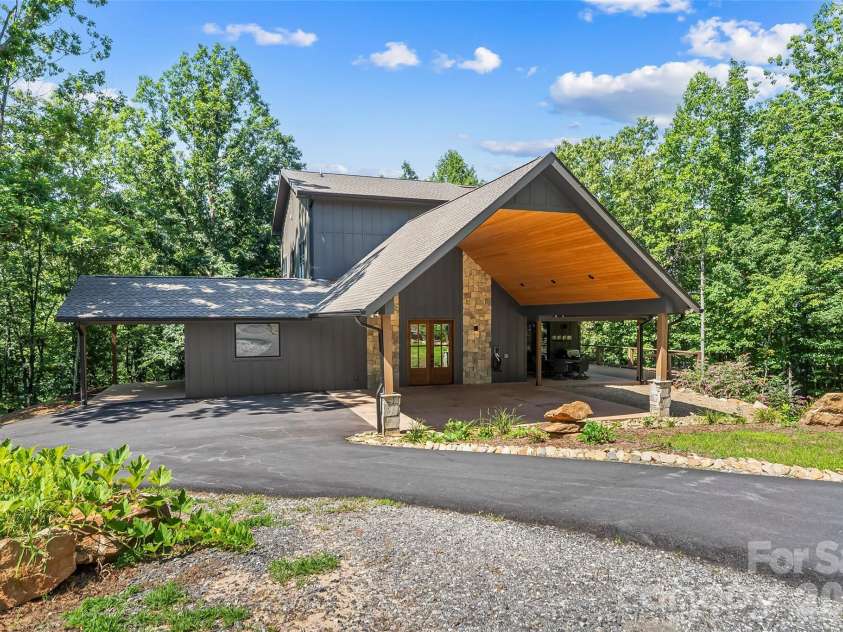 3135 Laurel Heights Drive Extension, Morganton, NC 28655.  MLS# CAR4373389, YatesRealty ID 15556. 